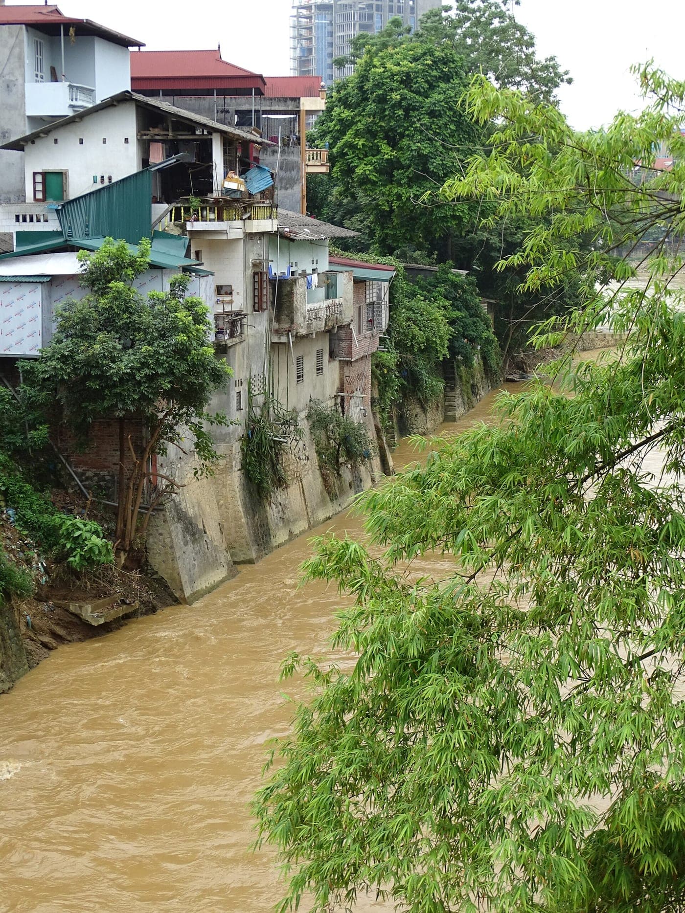 Riverfront Facades and Foliage - Cao Bang - Vietnam (48113280827)