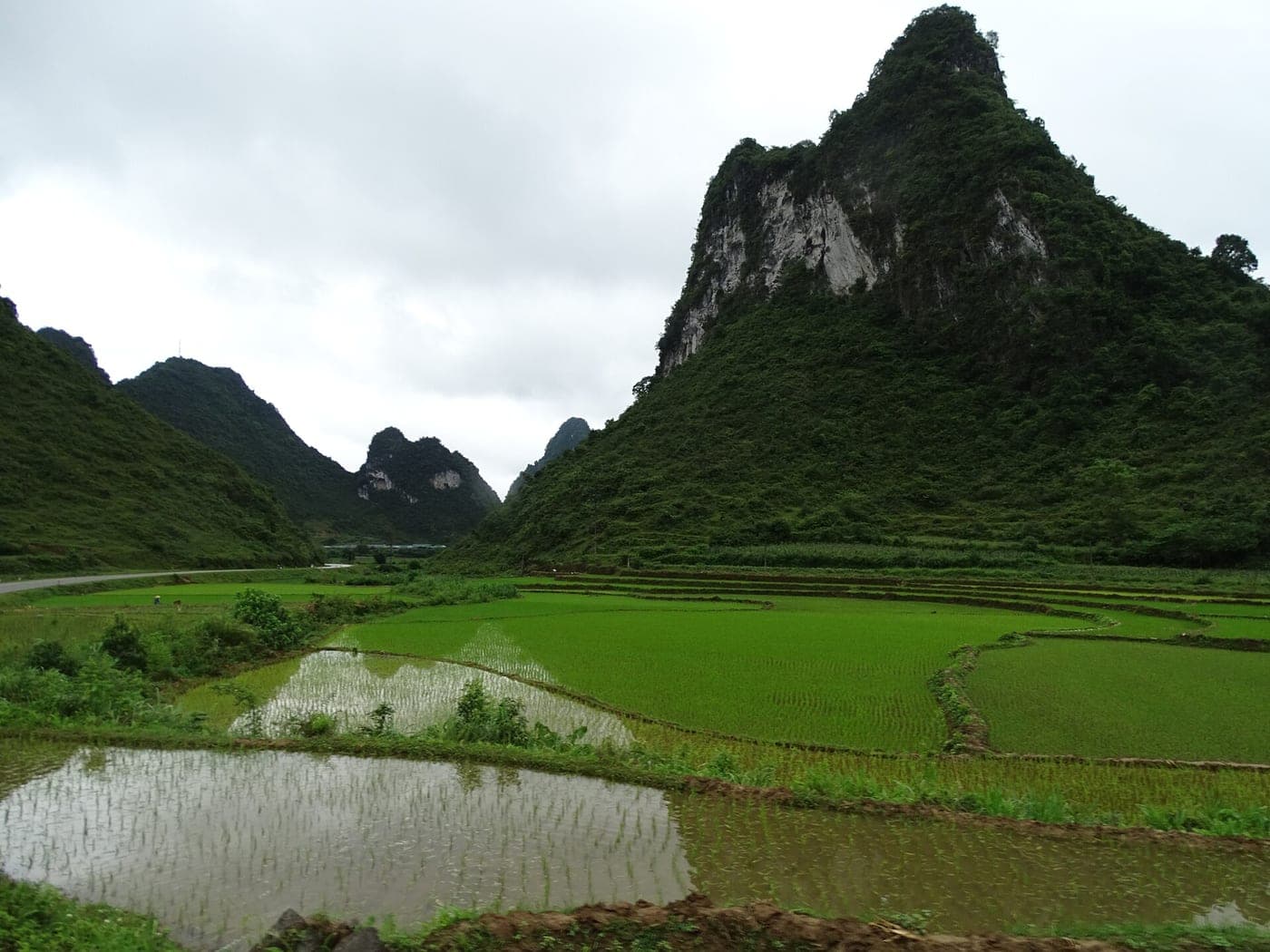 Scenery near Cao Bang - Vietnam (48119864772)