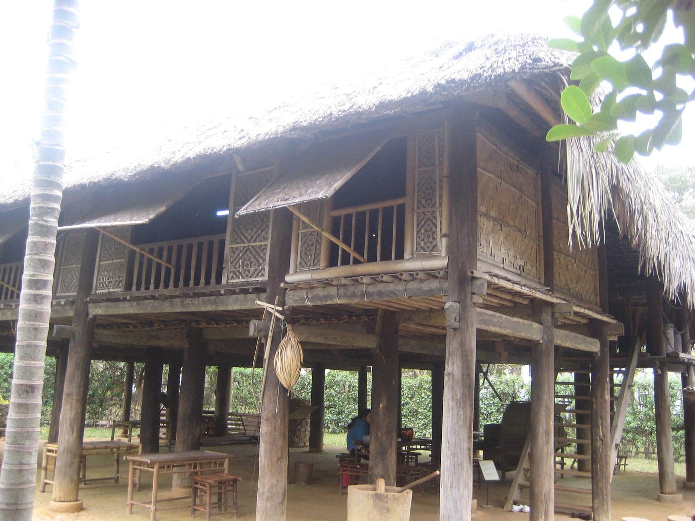Nhà người Tày (Định Hóa - Thái Nguyên)
